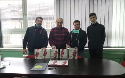 Omladinsko udruženje REaktiv doniralo učenicima naše škole 7 novih tablet uređaja